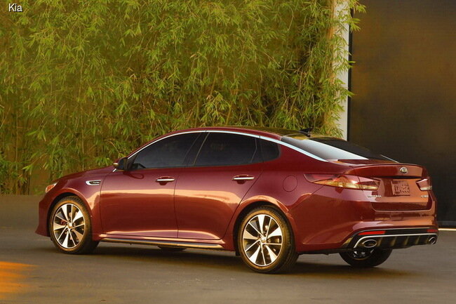 kia-optima-otprazdnovala-debyut-10.jpg